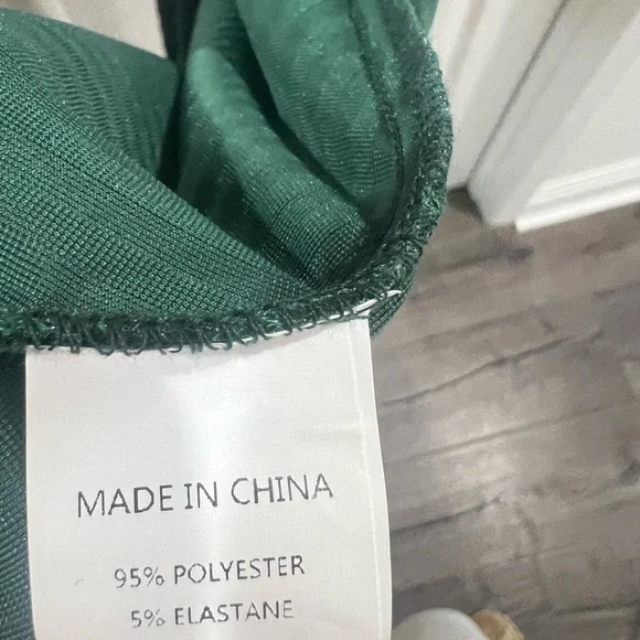 Simplee green velvet wrap dress - Picture 5 of 7